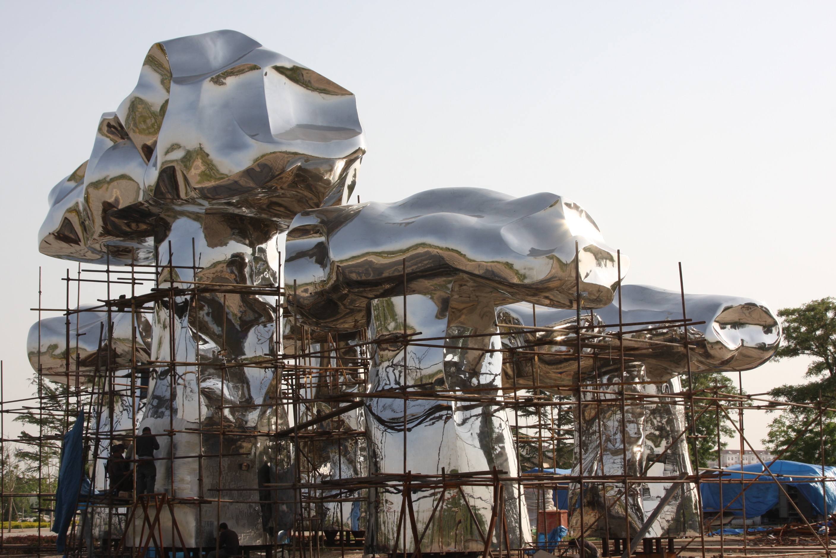 做不銹鋼雕塑鄭州哪個(gè)雕塑廠家比較專業(yè)(圖1) 做不銹鋼雕塑鄭州哪個(gè)雕塑廠家比較專業(yè)(圖1)