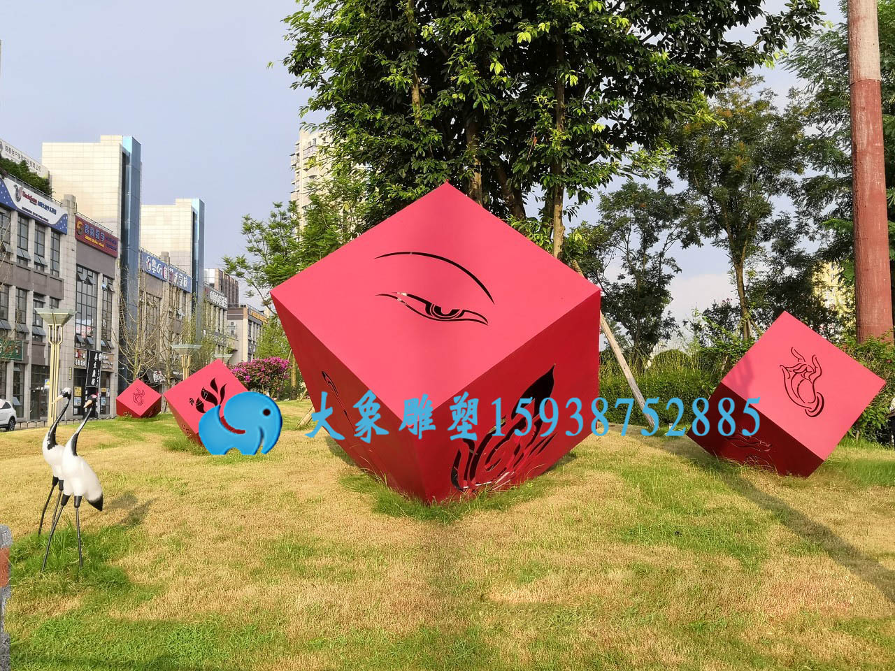 河南不銹鋼雕塑為什么會被越來越多的人選擇?(圖2) 河南不銹鋼雕塑為什么會被越來越多的人選擇?(圖2)